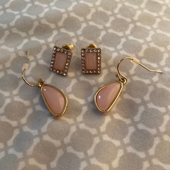 Earrings - Picture 1 of 3